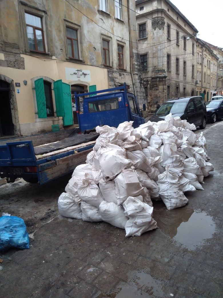 Вантажні перевезення бортова машина, Вивіз будівельного сміття-старих