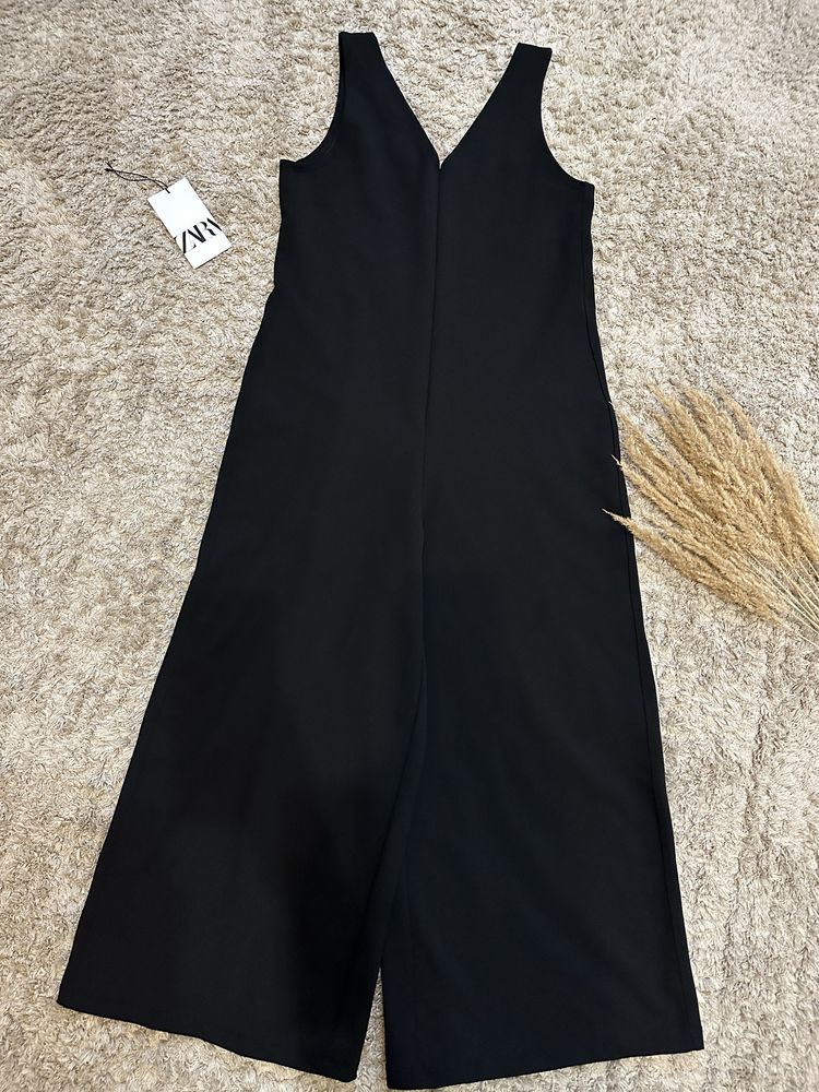 Черный комбинезон Zara комбинезон с широкими штанинами комбінезон