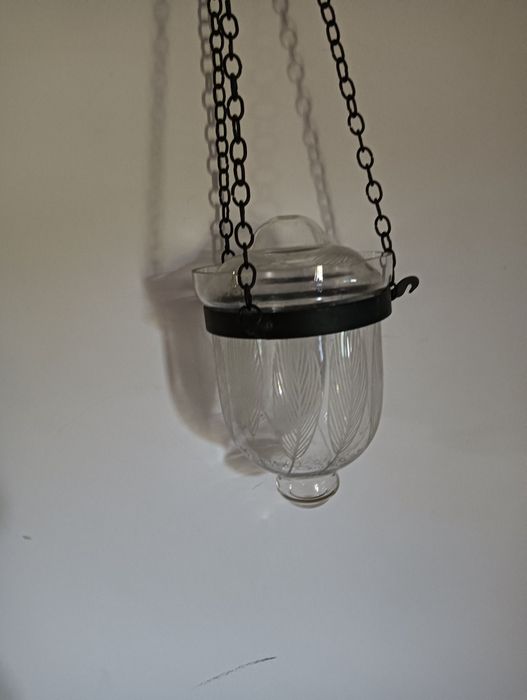 Candelabro em vidro suspenso