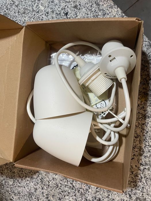 2 cabos candeeiro IKEA