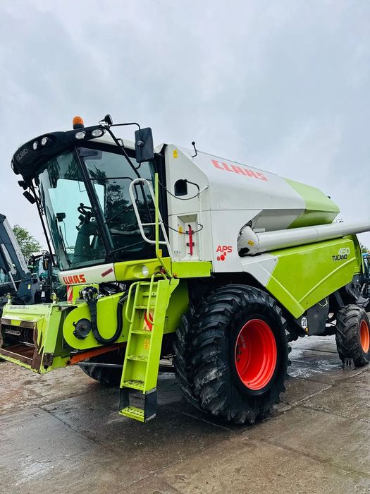 Claas Tucano 450  Claas Tucano 450, Heder v660 Vario ze stołem do rzepaku, 2011 r.