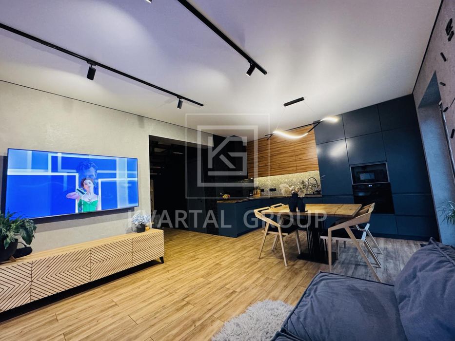 Шикарний дуплекс для себе, будинок з новим, сучасним ремонтом