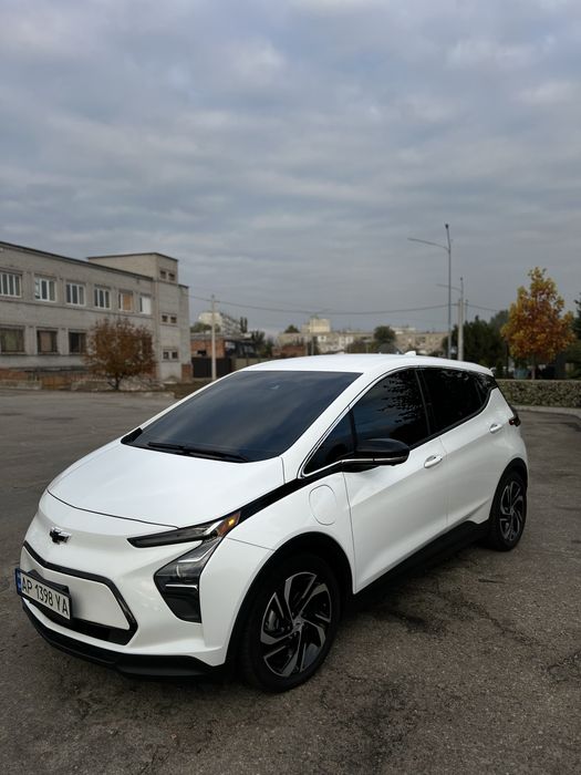 Bolt EV 2023 — 530 км хода и максимум технологий!