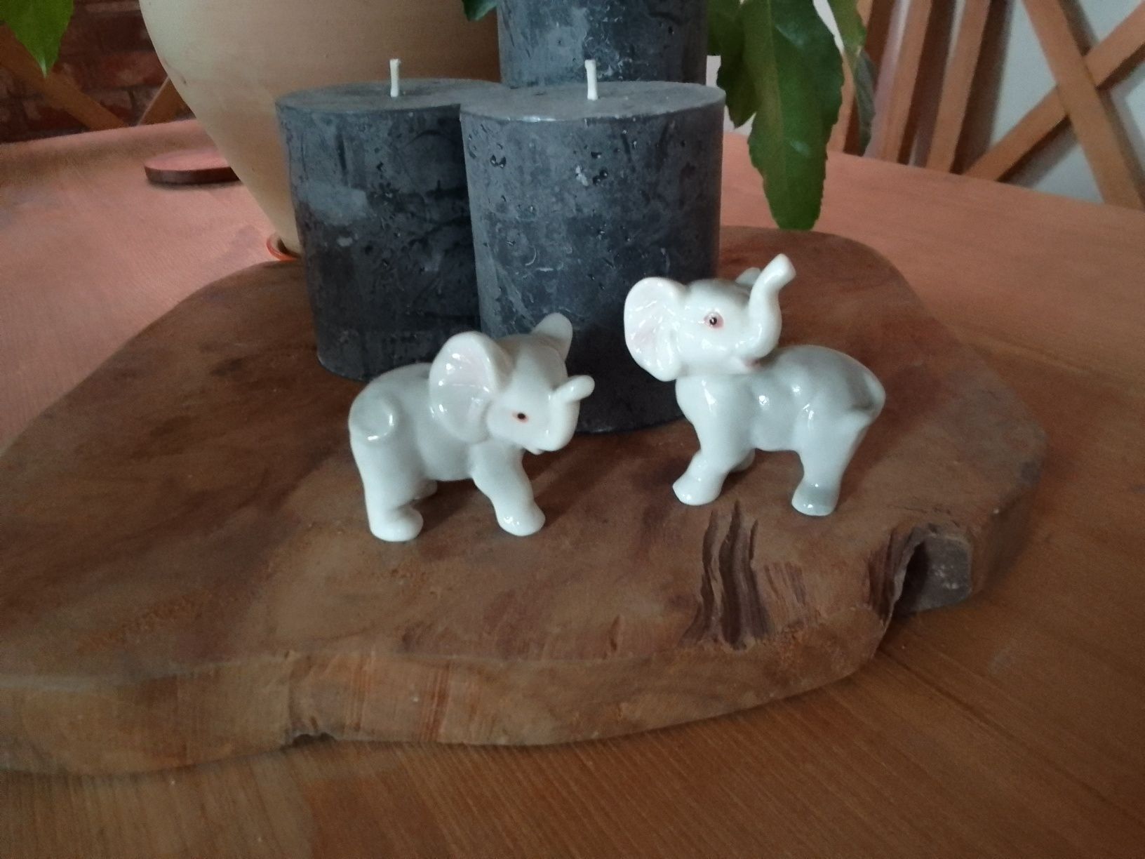 Porcelanowe figurki słoniki