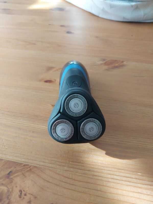 Golarka Philips Series 1000