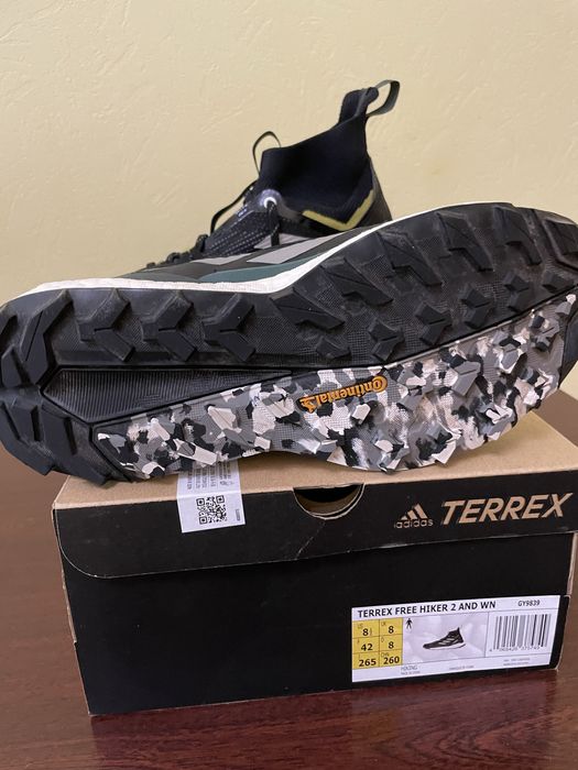 Продам кроссовки Adidas