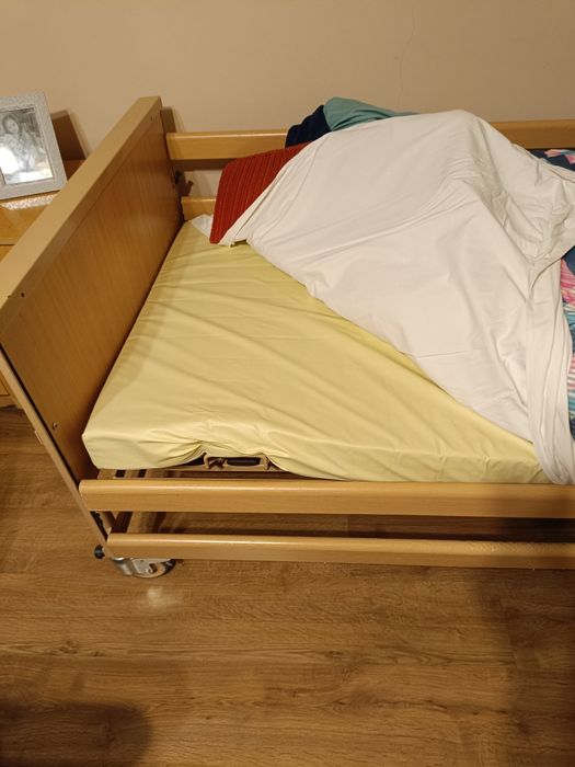 Łóżko rehabilitacyjne elektryczne