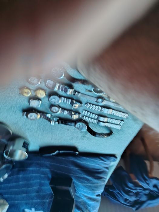 Zegarki . Nakręcane i bateryjne.