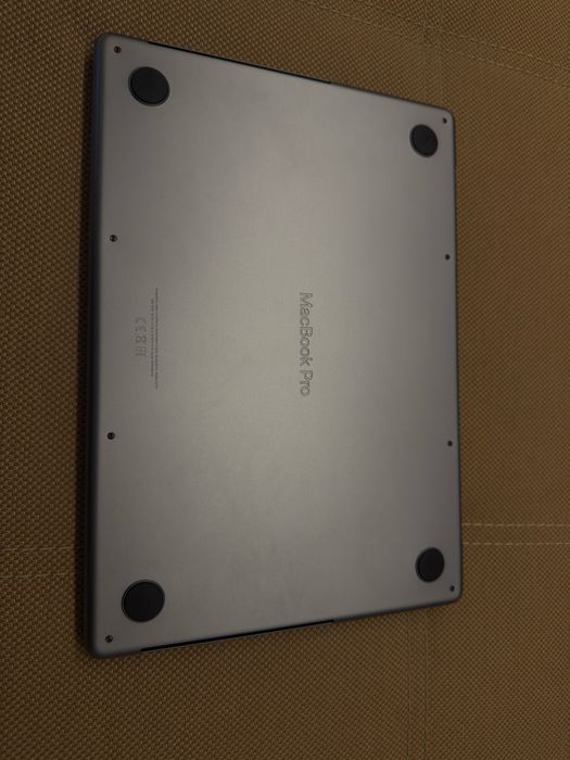 Продам macbook pro 14  a2779 процессор m2