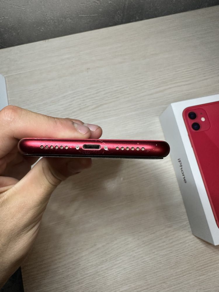Продам Iphone 11 red