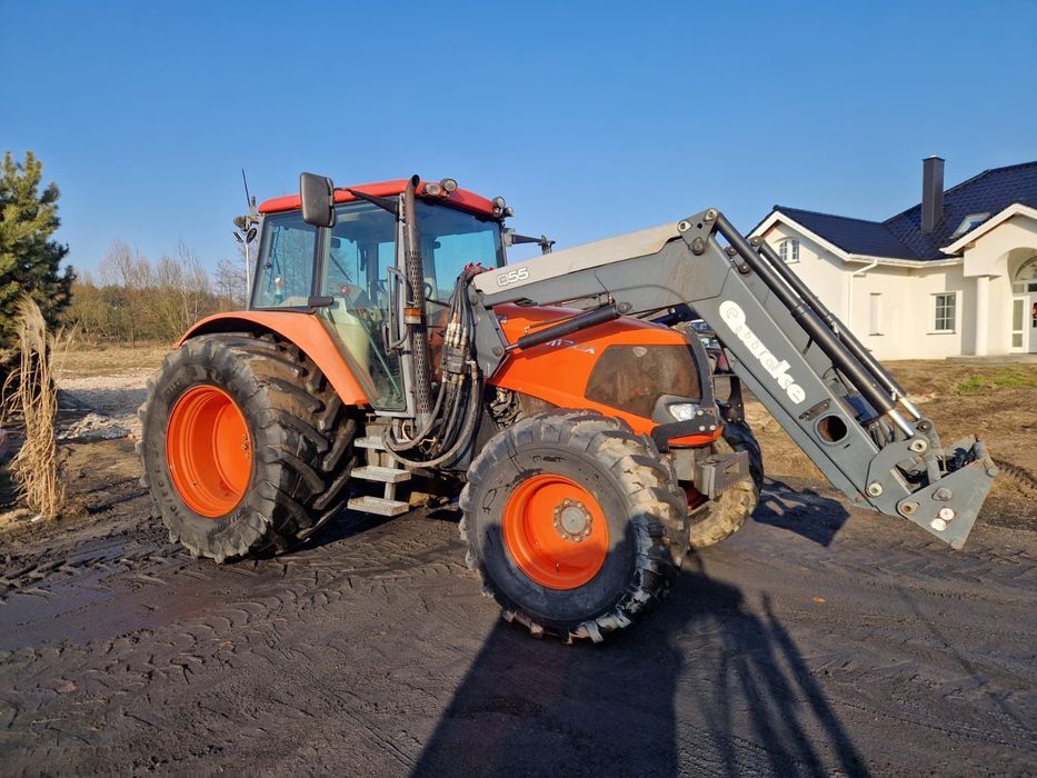 Kubota M130X  Ciągnik rolniczy Kubota M130X z ładowaczem czołowym Quicke Q55