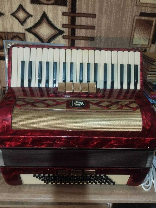 Акордеон продається