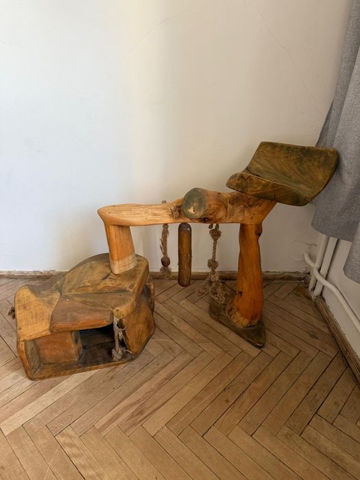 Ręcznie wykonany drapak dla kota z litego drewna – unikatowy design