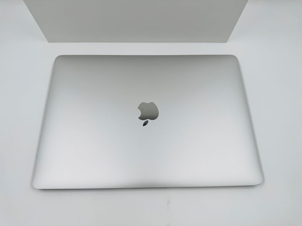5 циклів Apple Macbook Air 13 2020 M1 16GB RAM 512GB SSD Silver IL6082