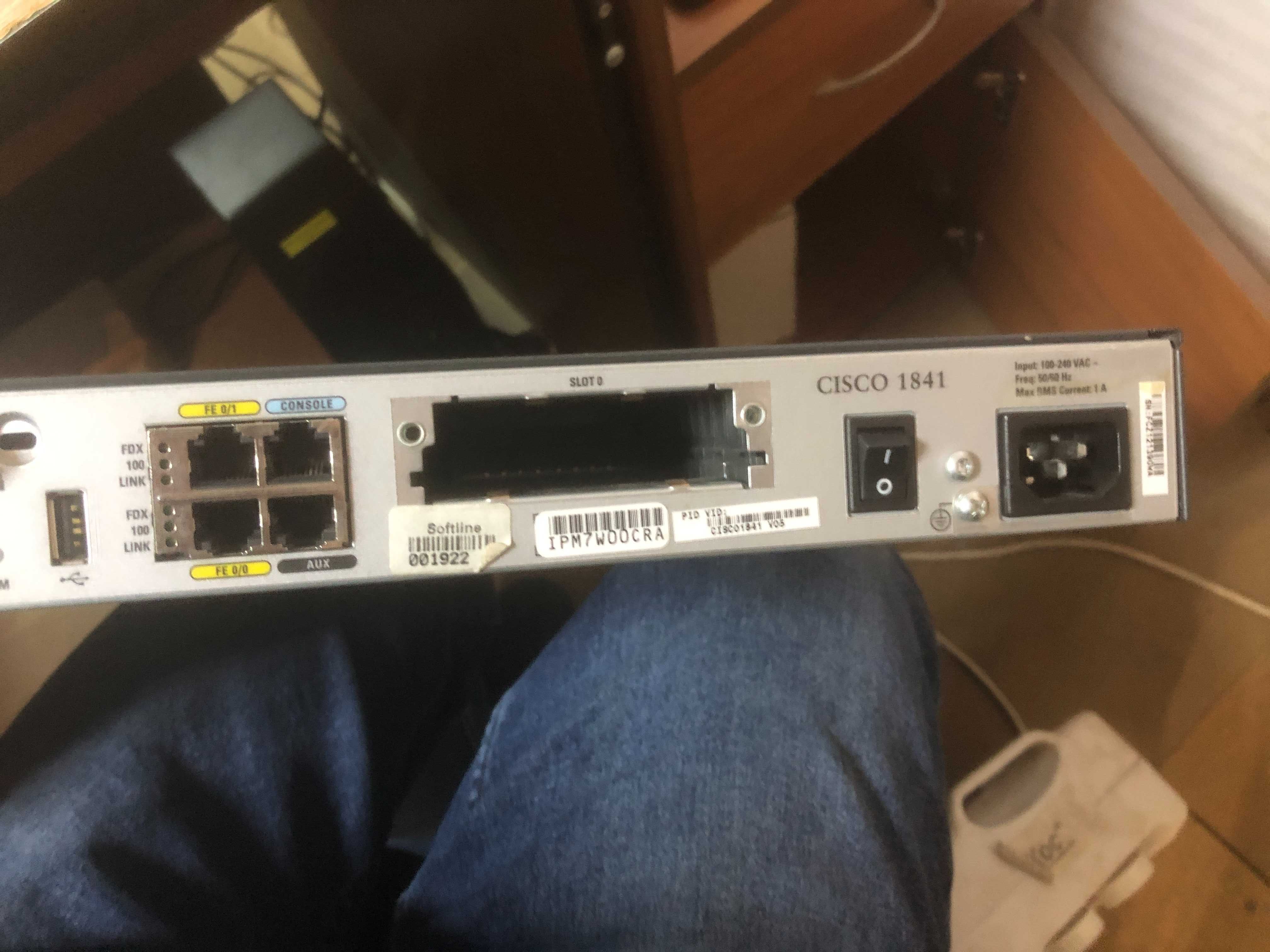 Маршрутизатор Cisco 1841 v05