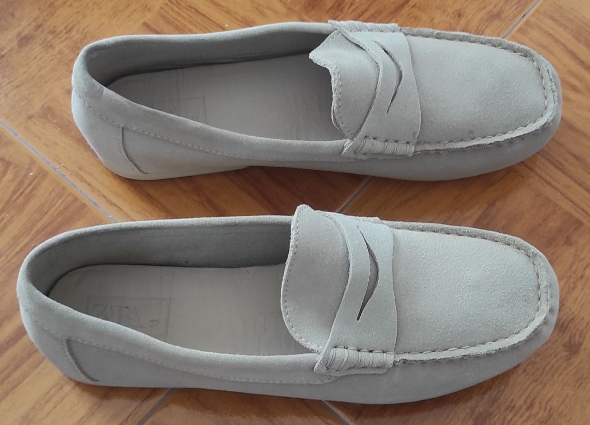 Sapatos camurça.