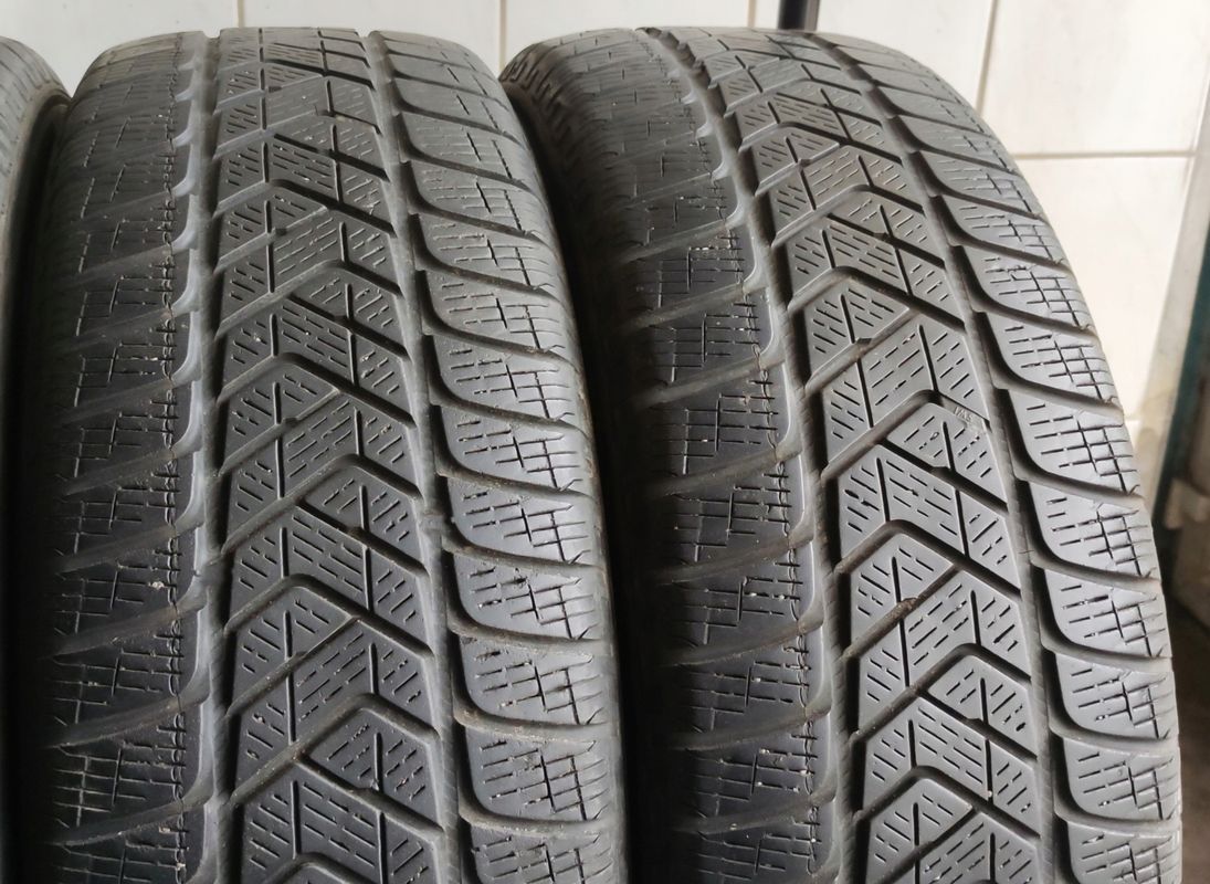 4x 215/65r17 Pirelli Scorpion Winter Tm Seal 99h