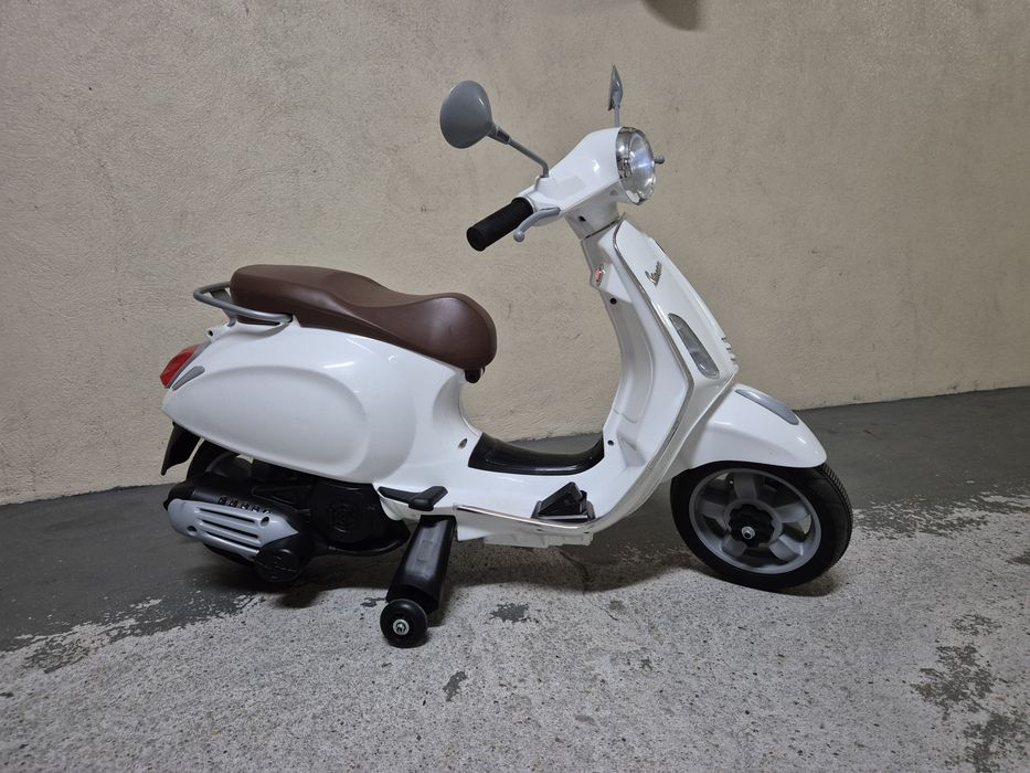 Moto elétrica criança - Vespa