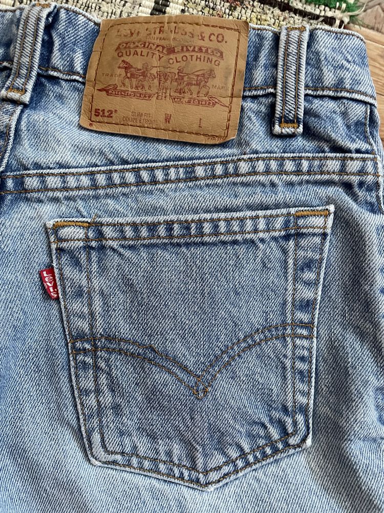 Джинси мом Levis