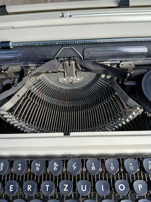 Maszyna do pisania Olimpia - Regina de Luxe