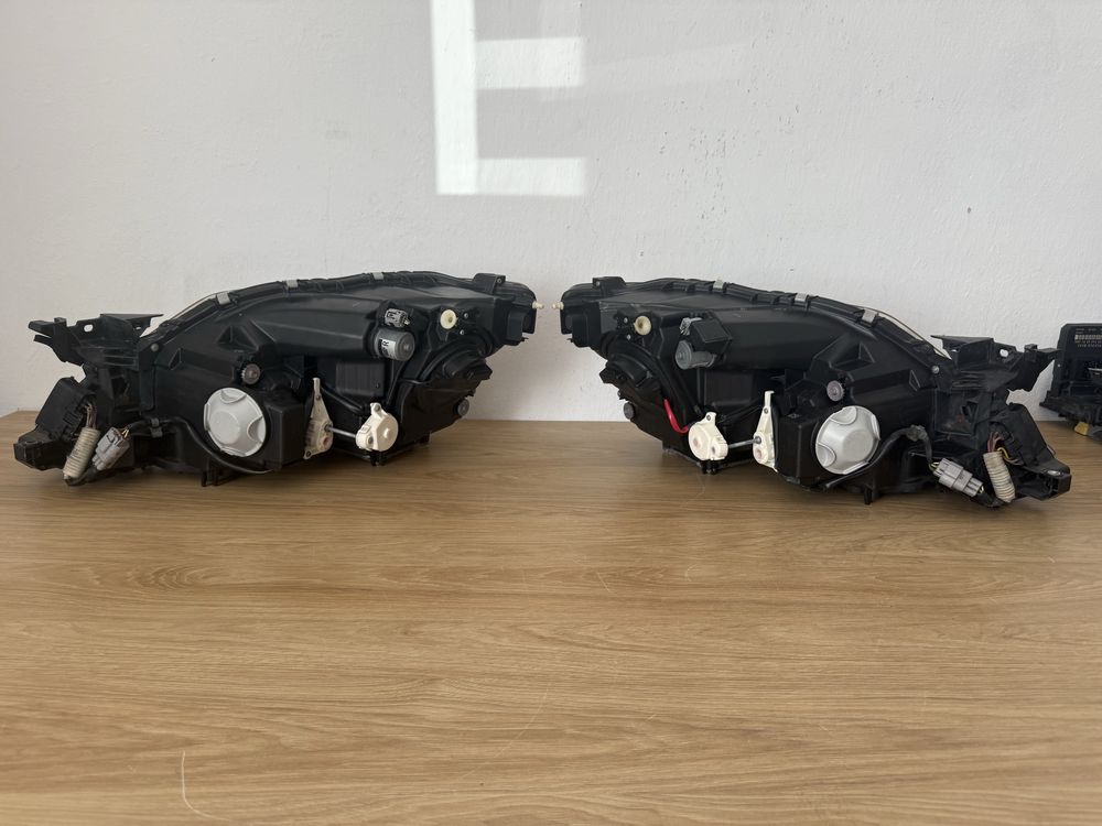 Lampy przod, przednie Lexus LS600H kompletne, idealne