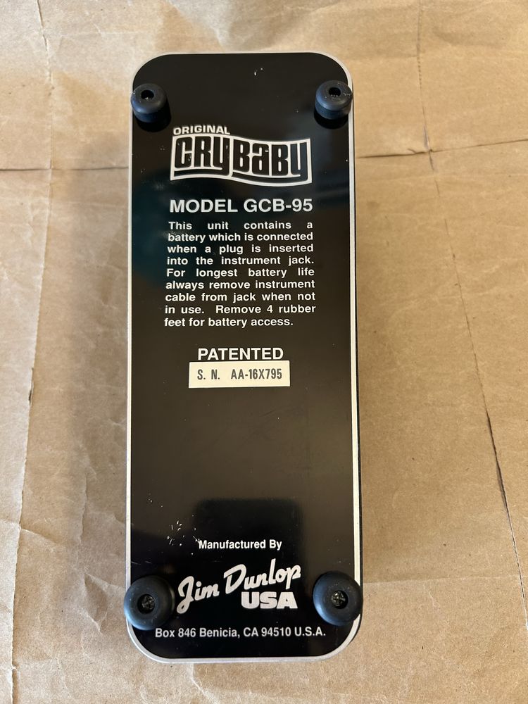 Peavey Hfs-2,Dano Fuzz,  CryBaby USA,Zoom 8080