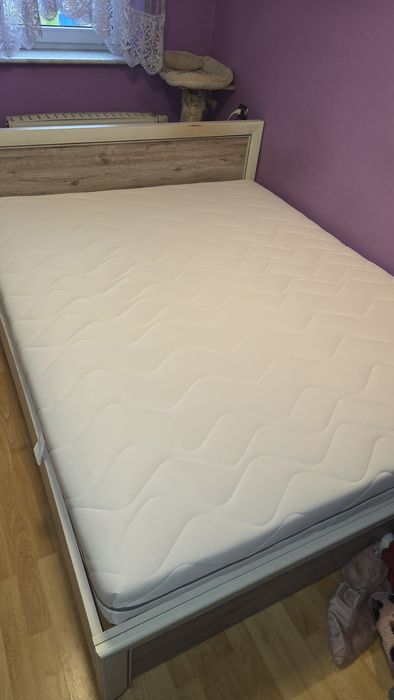 Łóżko z materacem oraz toperem Olivia