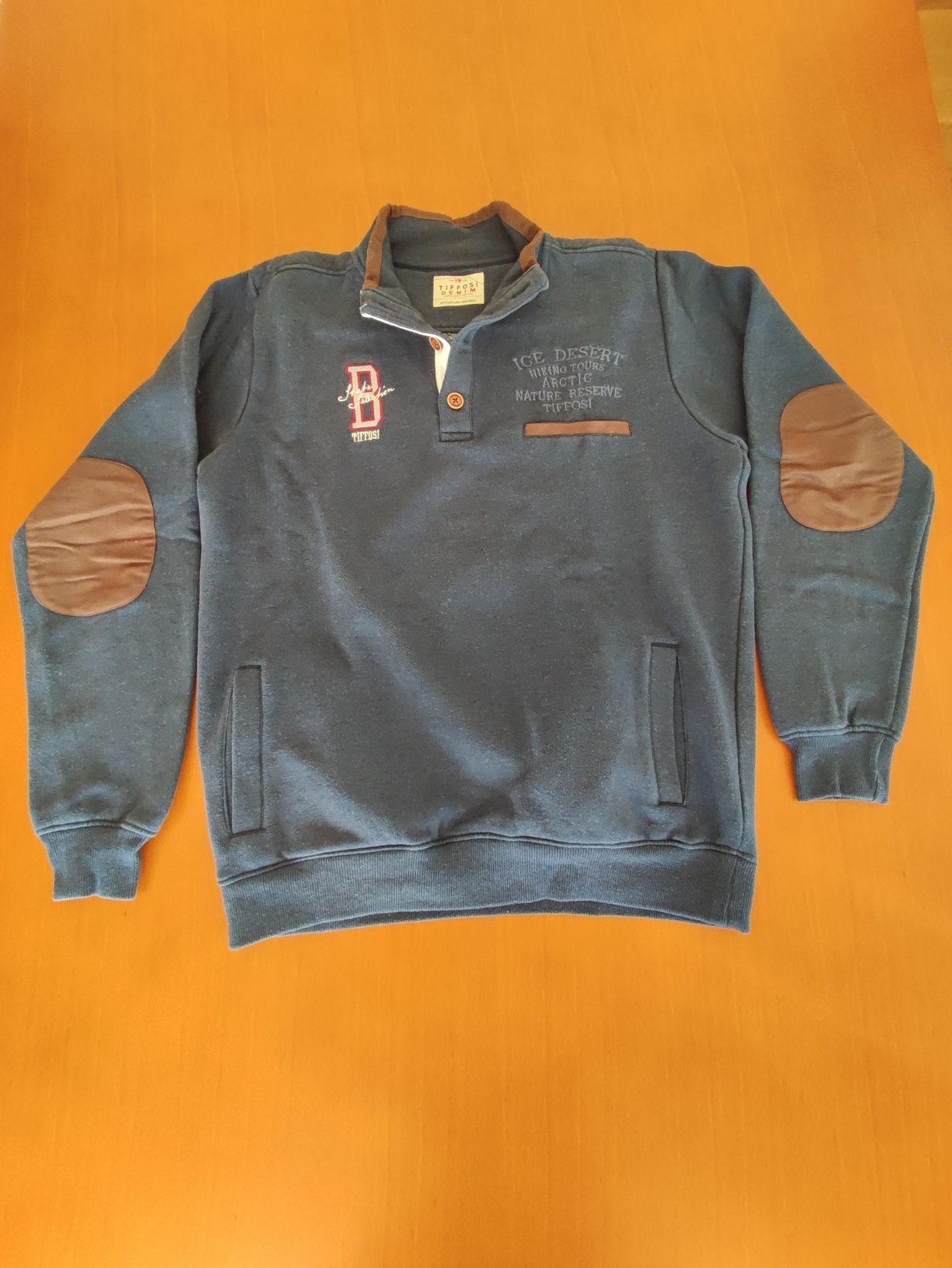 Camisas, camisolas, t-shirts a 5€, cada