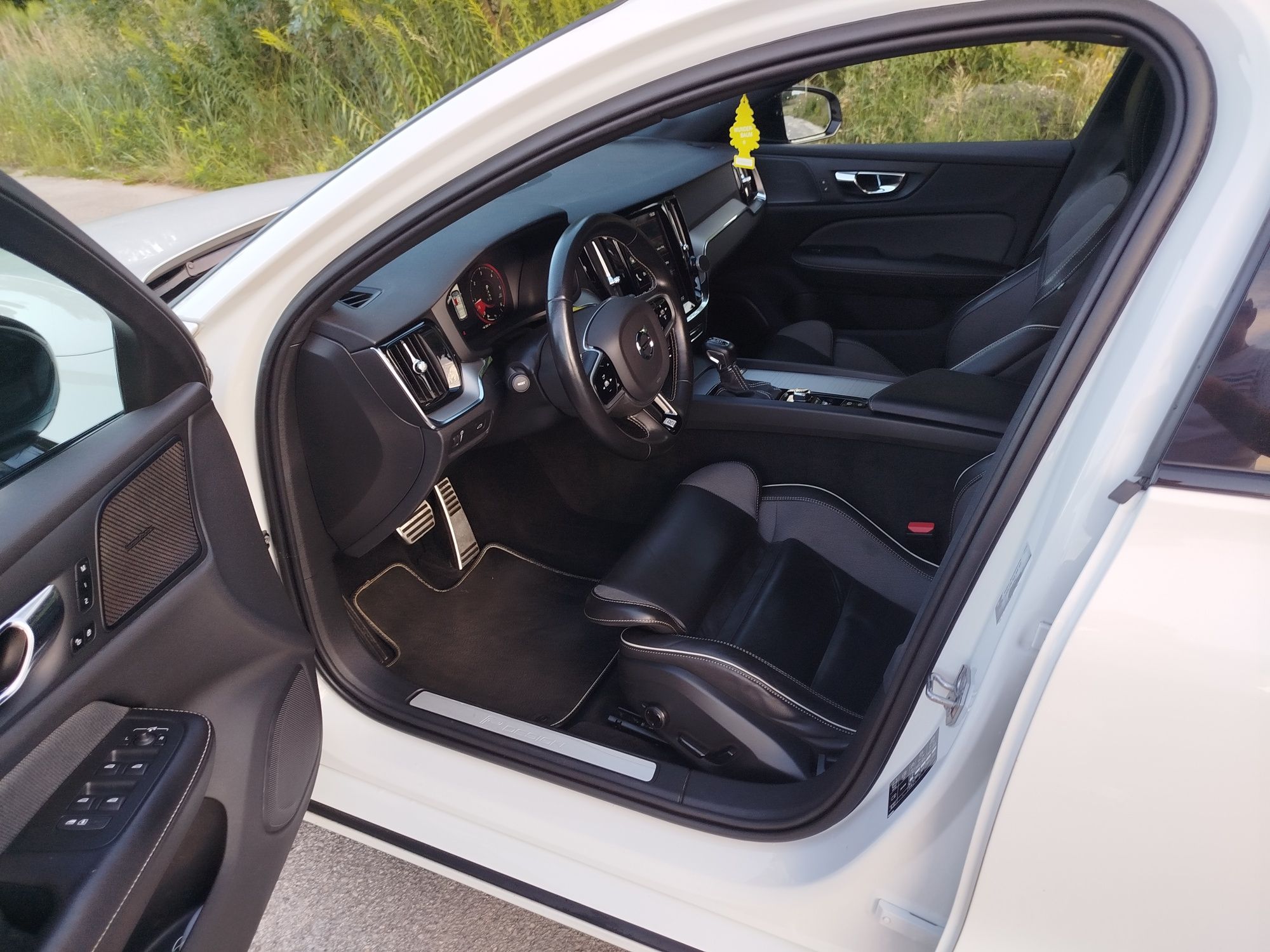 Volvo V60 R Design D4 Polestar
