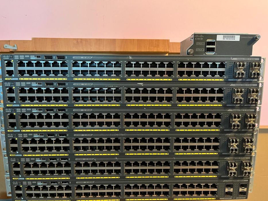 6x Switch Cisco WS-C2960X-48TS-L plus STACK