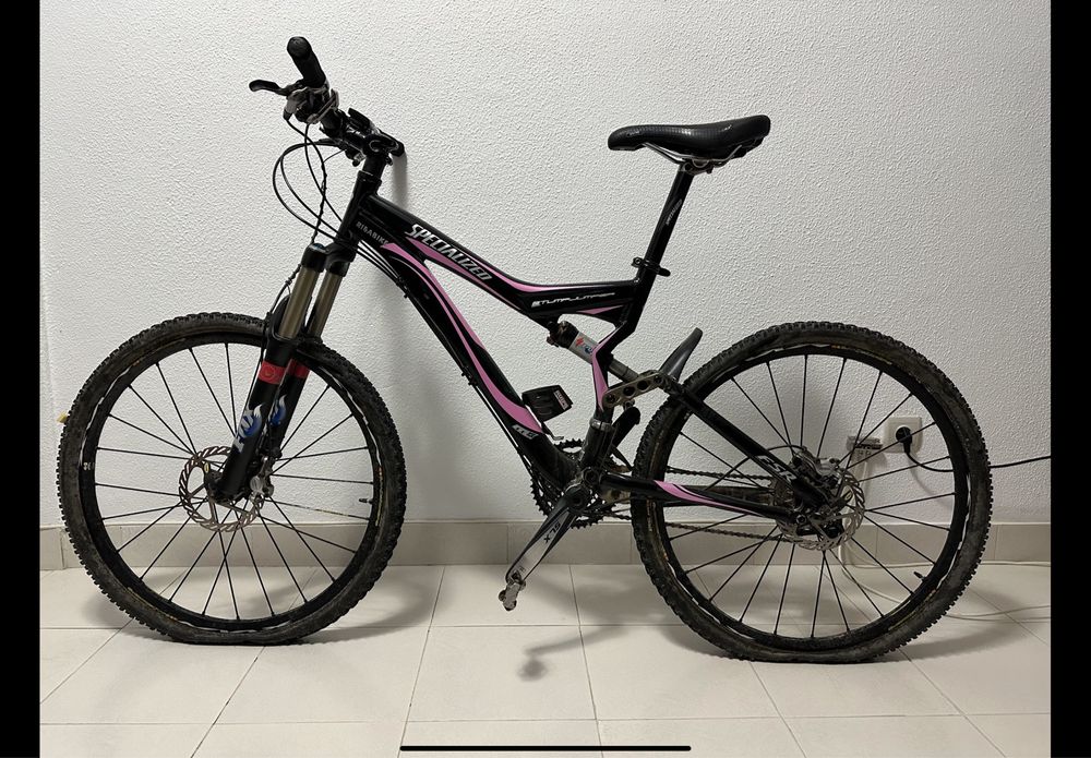 Bicicleta Specialized roda 26”   (ler até ao fim)