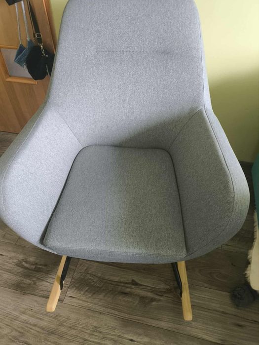 Fotel bujany i stolik