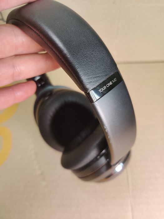 Навушники JBL Tour One M2. Чорні