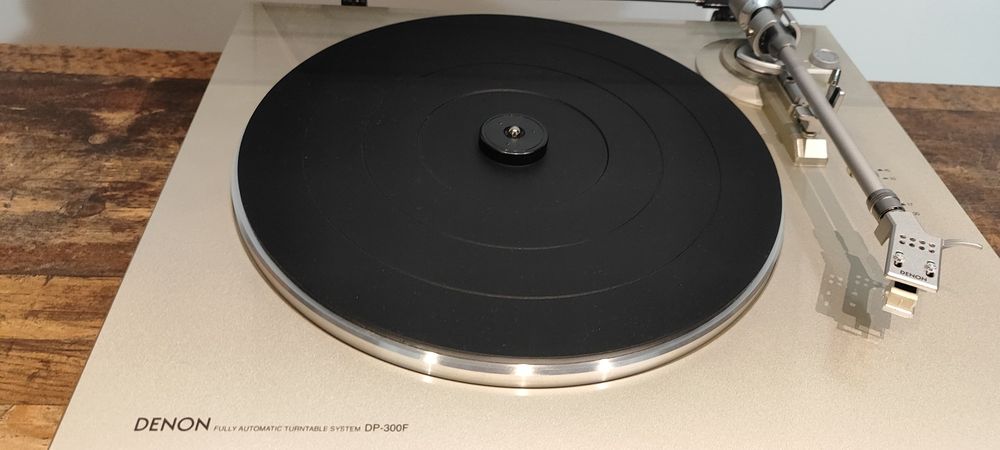 Gramofon denon DP-300F