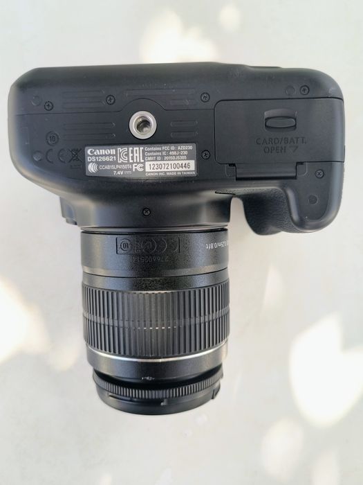 Câmera Canon 1300D "Como Nova" +Lente 18-55 ES +64gb +Bolsa