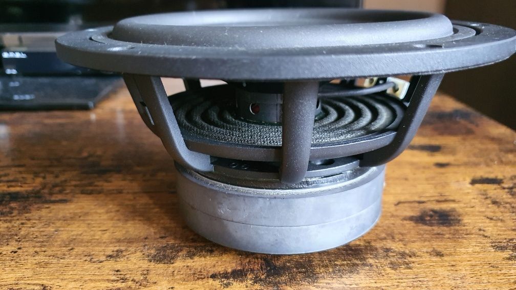 Głośniki niskotonowe / woofer Wavecor sw182bd01  2 szt