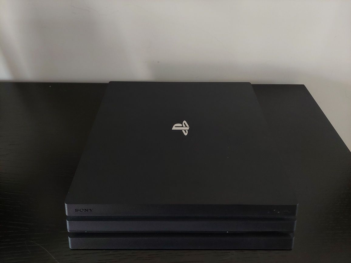 Playstation 4 pro 1TB