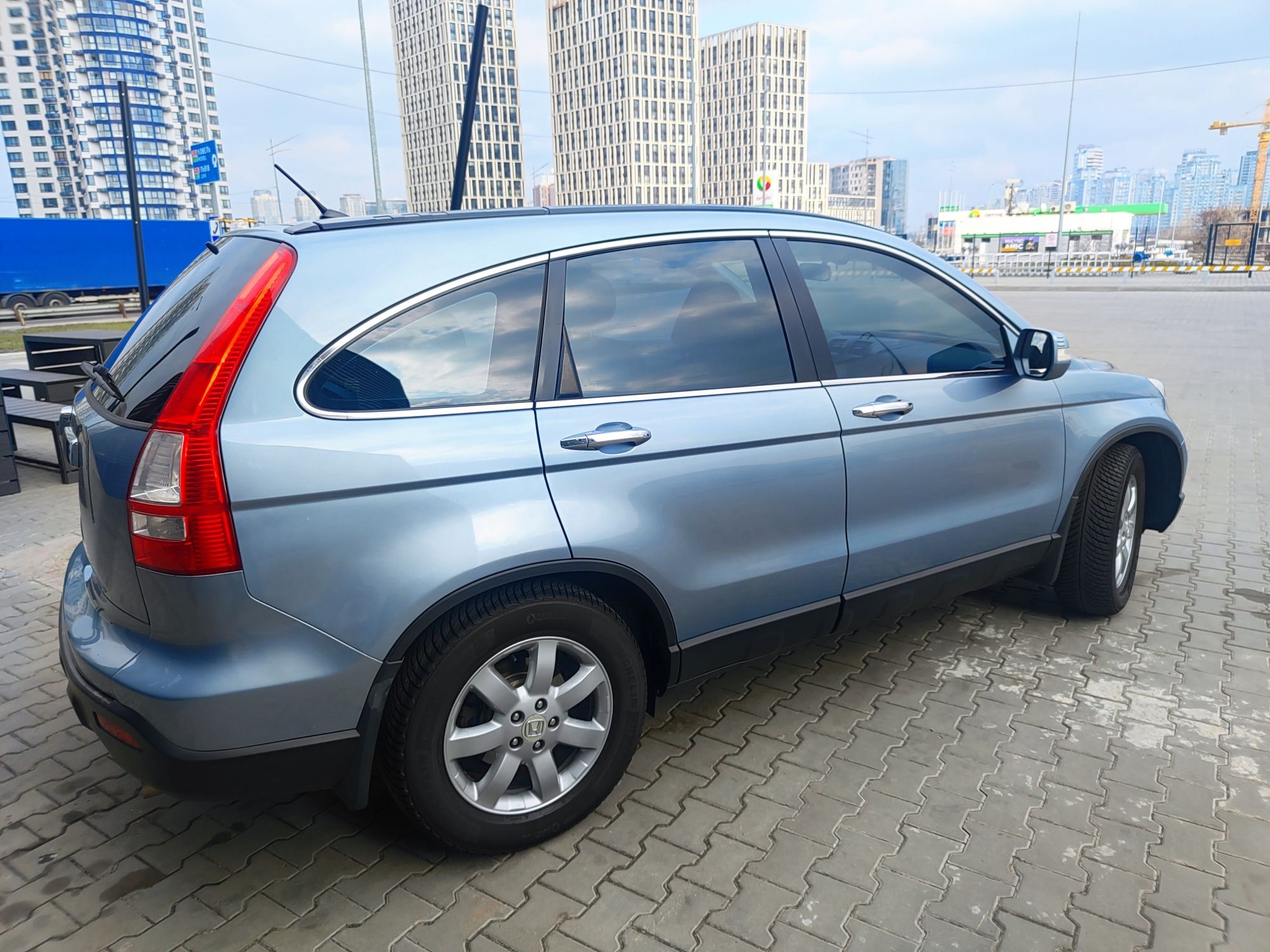 Honda CR-V повний привід (офіційне авто)