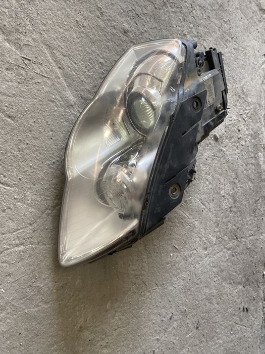 Passat b6 lampa prawa xenon