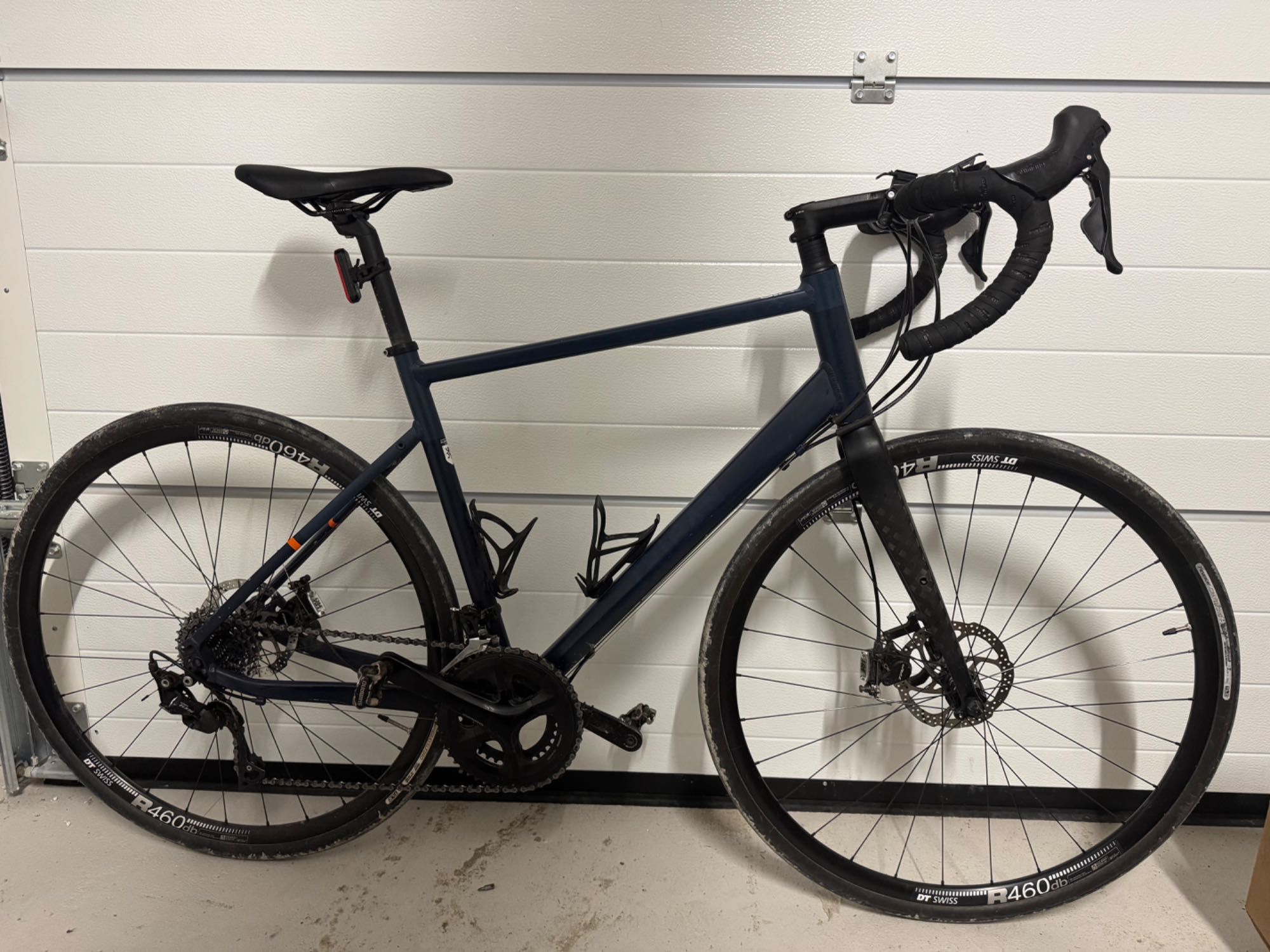 Triban RC 520 – Shimano 105, DT Swiss 350, GravelKing, rama L