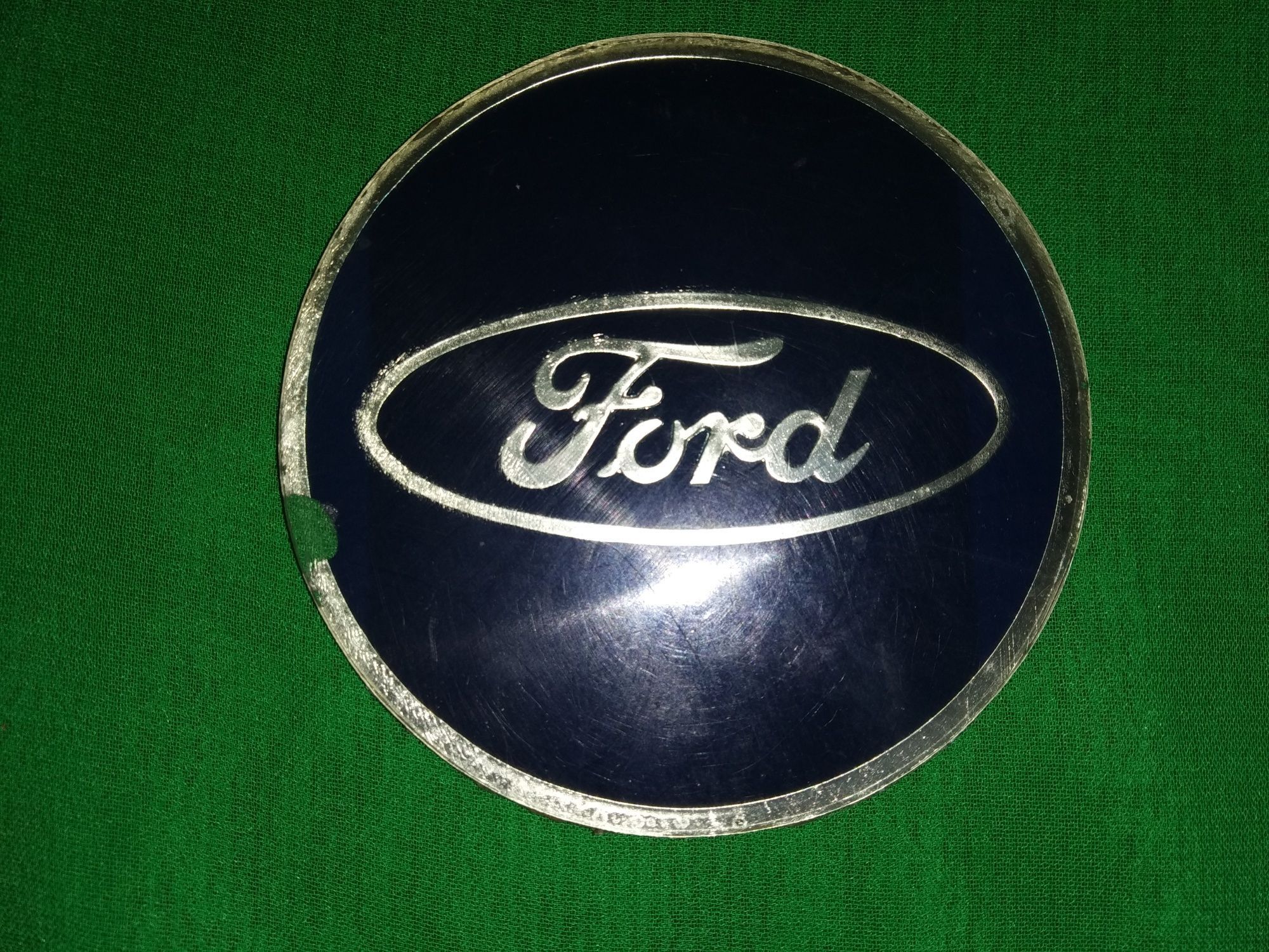 Эмблема "Ford"