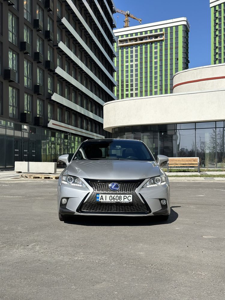 Продам Lexus CT200H F-Sport 2015