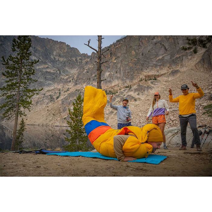 Пуховый зимний спальный мешок Marmot Never Summer (температура -20)