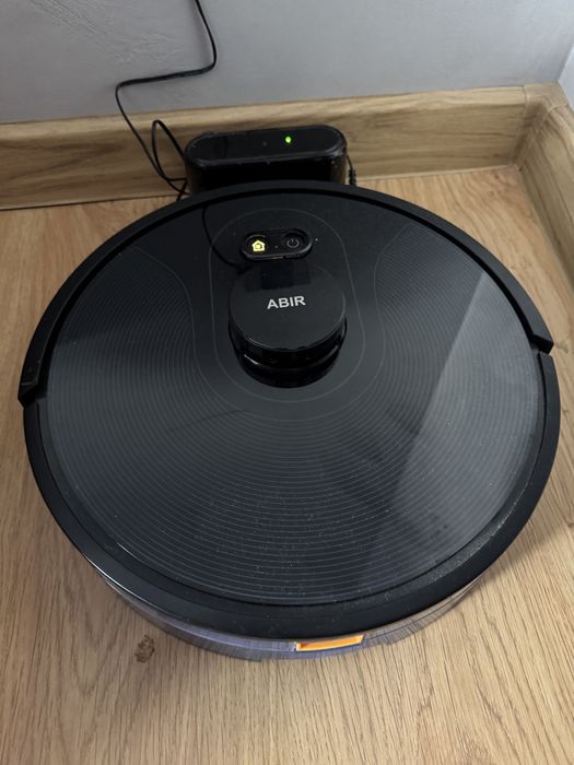 Робот пилосос Abir X-8