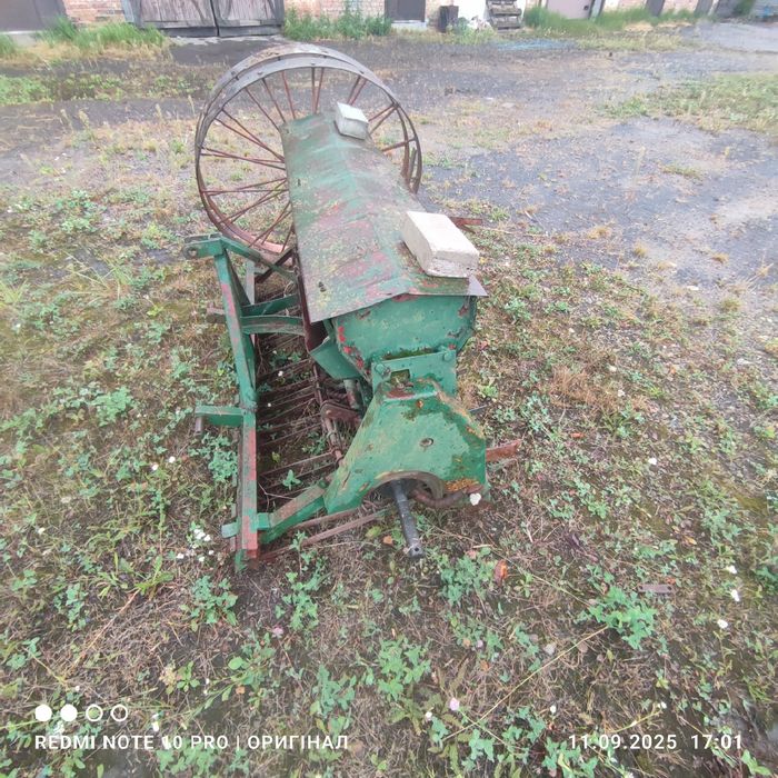 Бункер бачок до сівалки, сивалки, колеса, шестерні, сушники Польща.