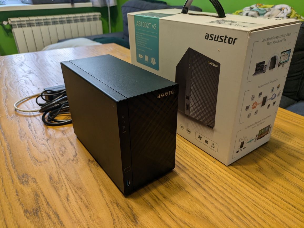 Serwer NAS Asustor as1002t v2  set dyski 2tb