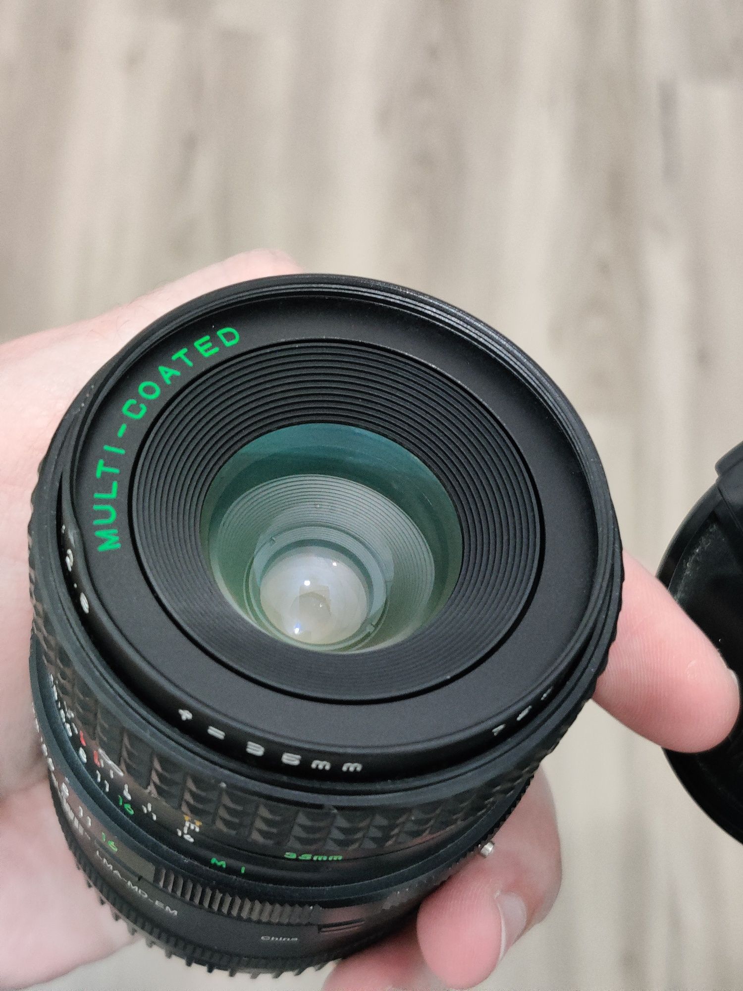 Vendo objetiva 35mm + adaptador Sony
