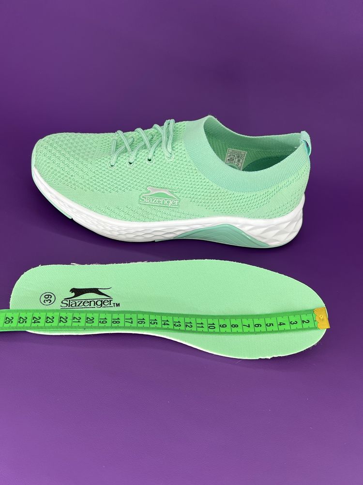 Кросівки 39р.25,5см. Slazenger