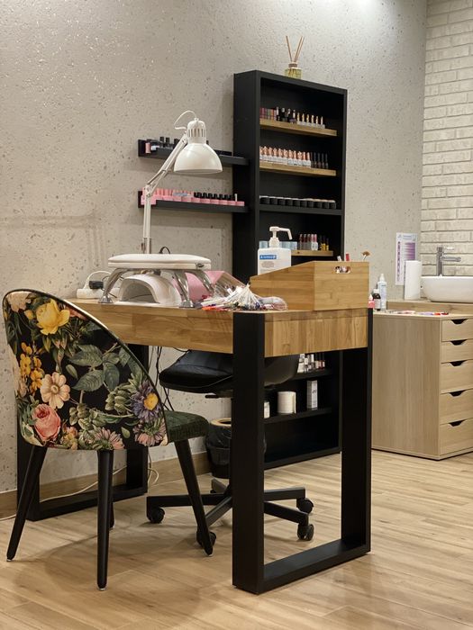 Wynajmę miejsce do manicure/pedicure w Salonie kosmetycznym. Centrum