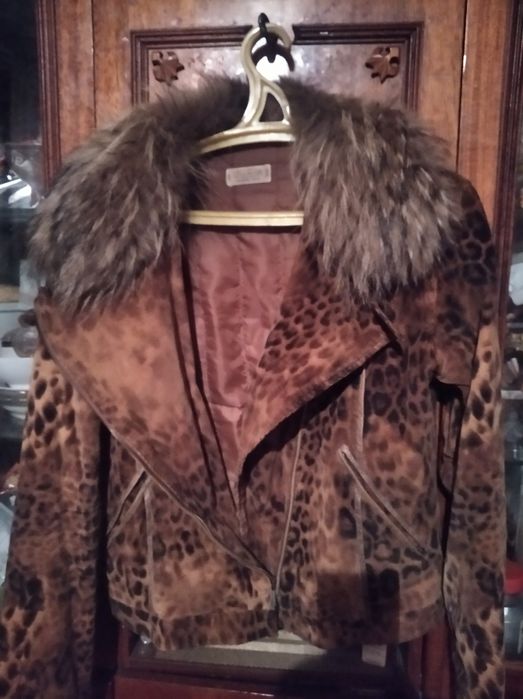 Курточка жіноча,